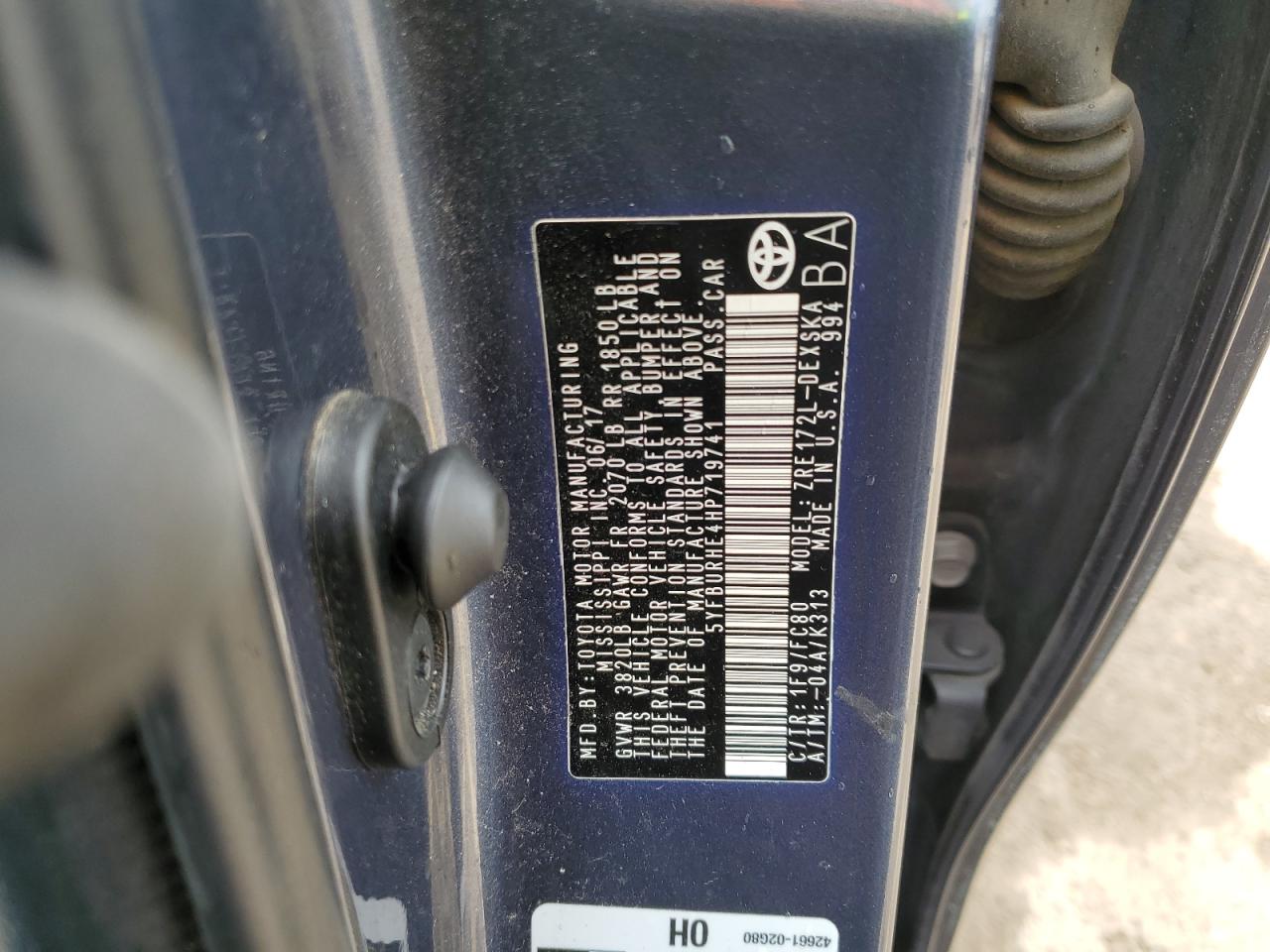 2017 Toyota Corolla L VIN: 5YFBURHE4HP719741 Lot: 81295325