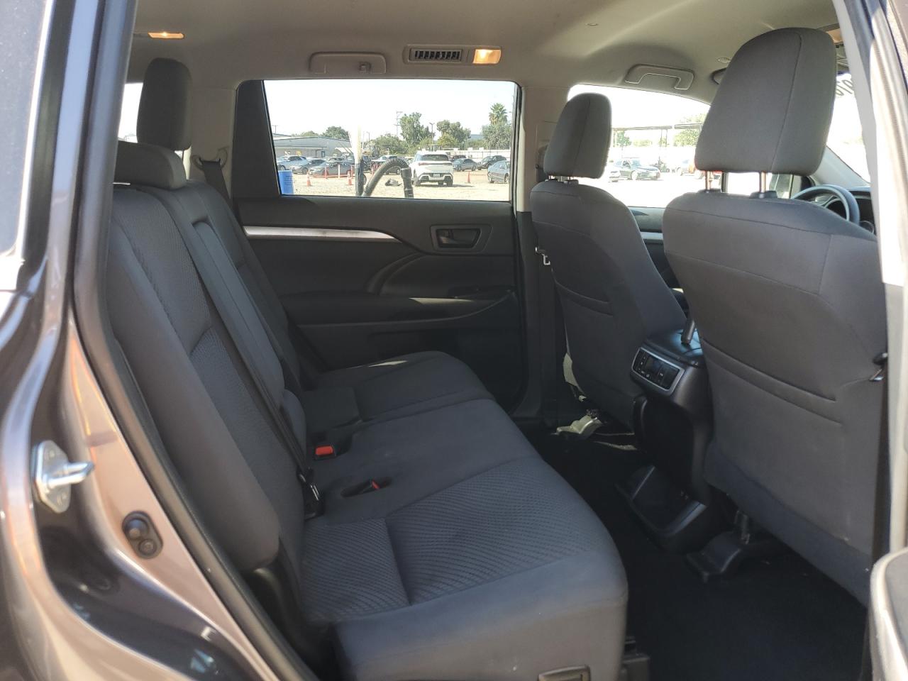 2019 Toyota Highlander Le VIN: 5TDZARFH3KS053877 Lot: 83978835