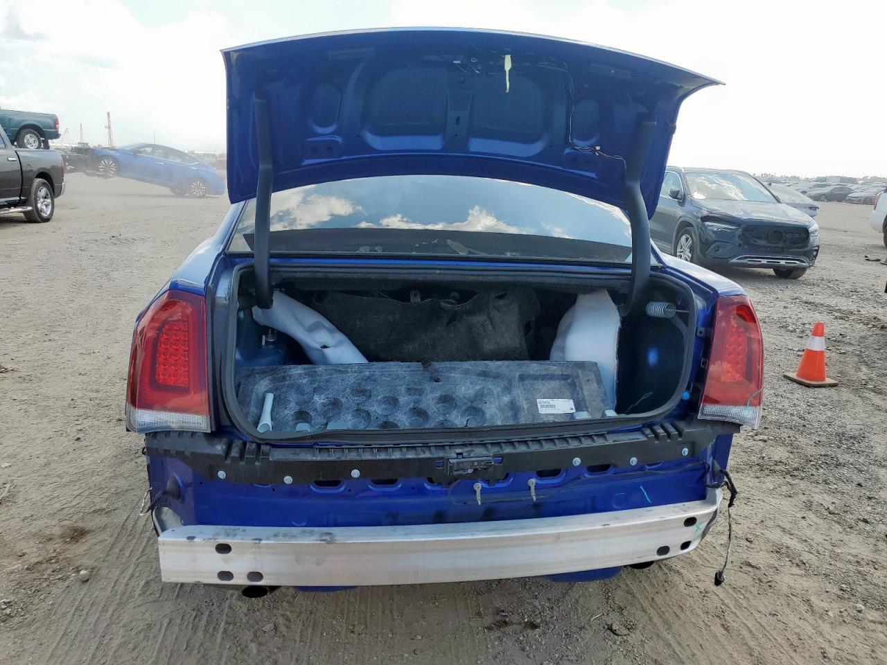 2020 Chrysler 300 Touring VIN: 2C3CCAAG0LH220765 Lot: 80552775