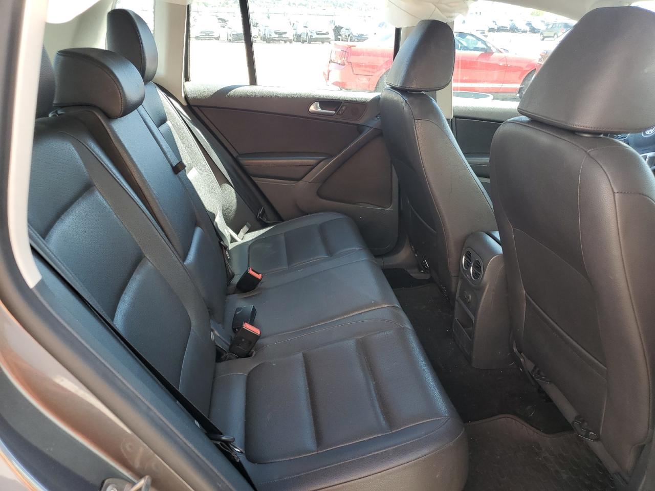 2016 Volkswagen Tiguan S VIN: WVGAV7AX1GW585457 Lot: 71930475