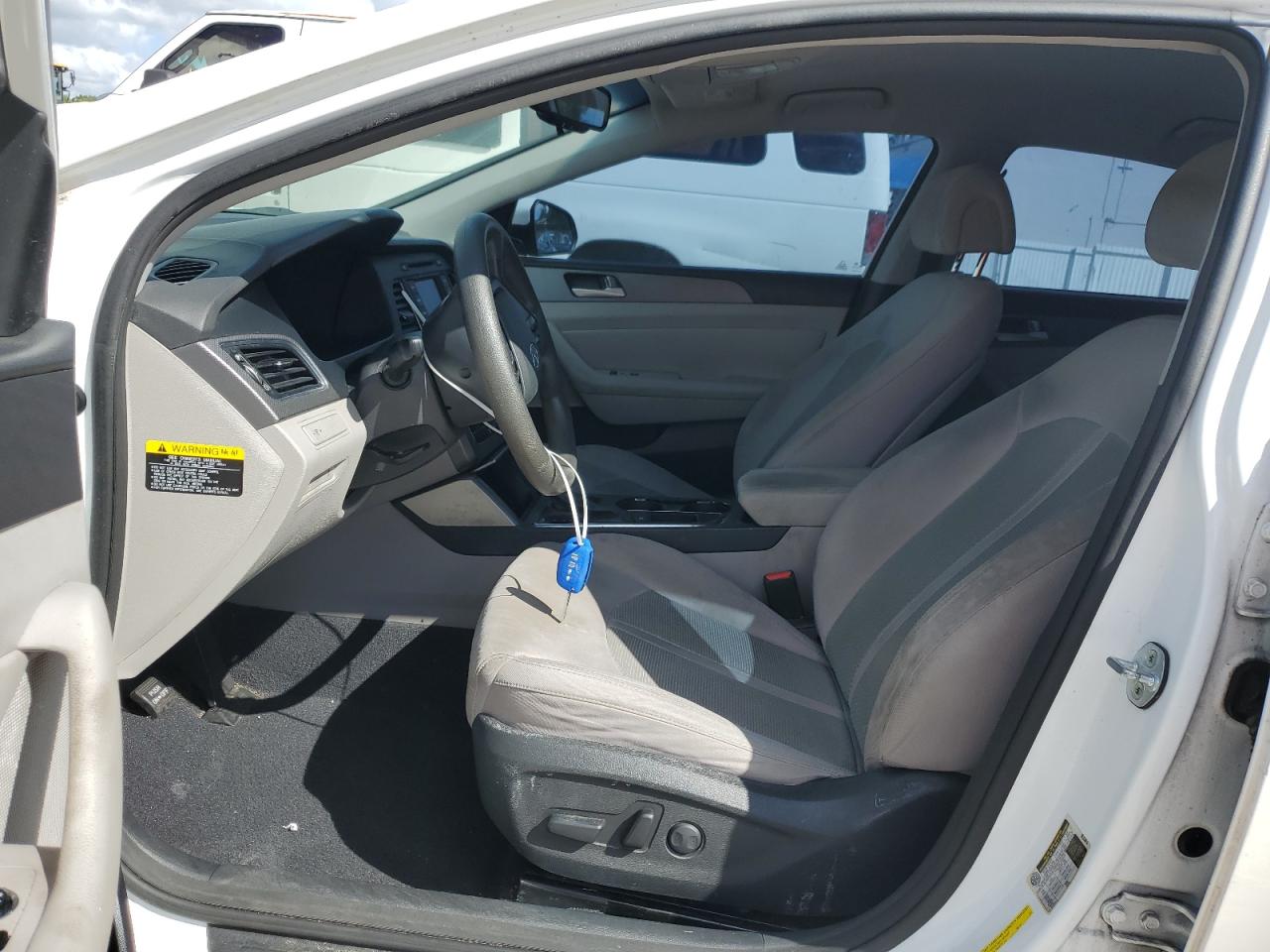 2015 Hyundai Sonata Se VIN: 5NPE24AF1FH186735 Lot: 84044115