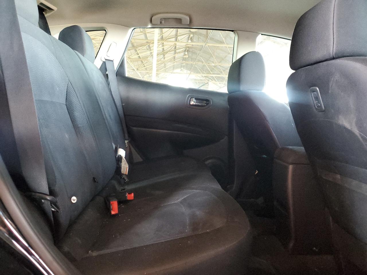 2015 Nissan Rogue Select S VIN: JN8AS5MV1FW261911 Lot: 84050415