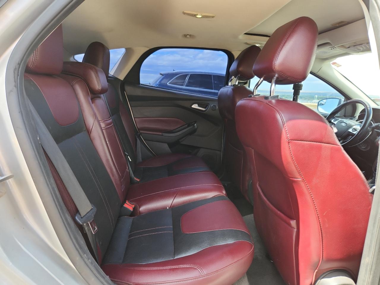 2012 Ford Focus Titanium VIN: 1FAHP3N29CL215847 Lot: 81211335