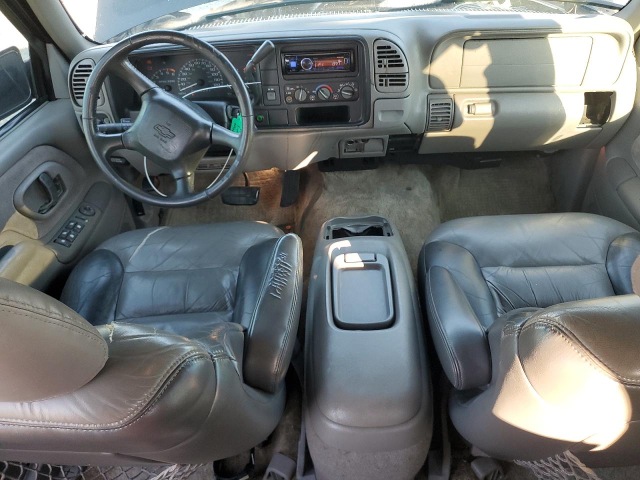 2000 Chevrolet Tahoe C1500 VIN: 1GNEC13R0YR160441 Lot: 71398315