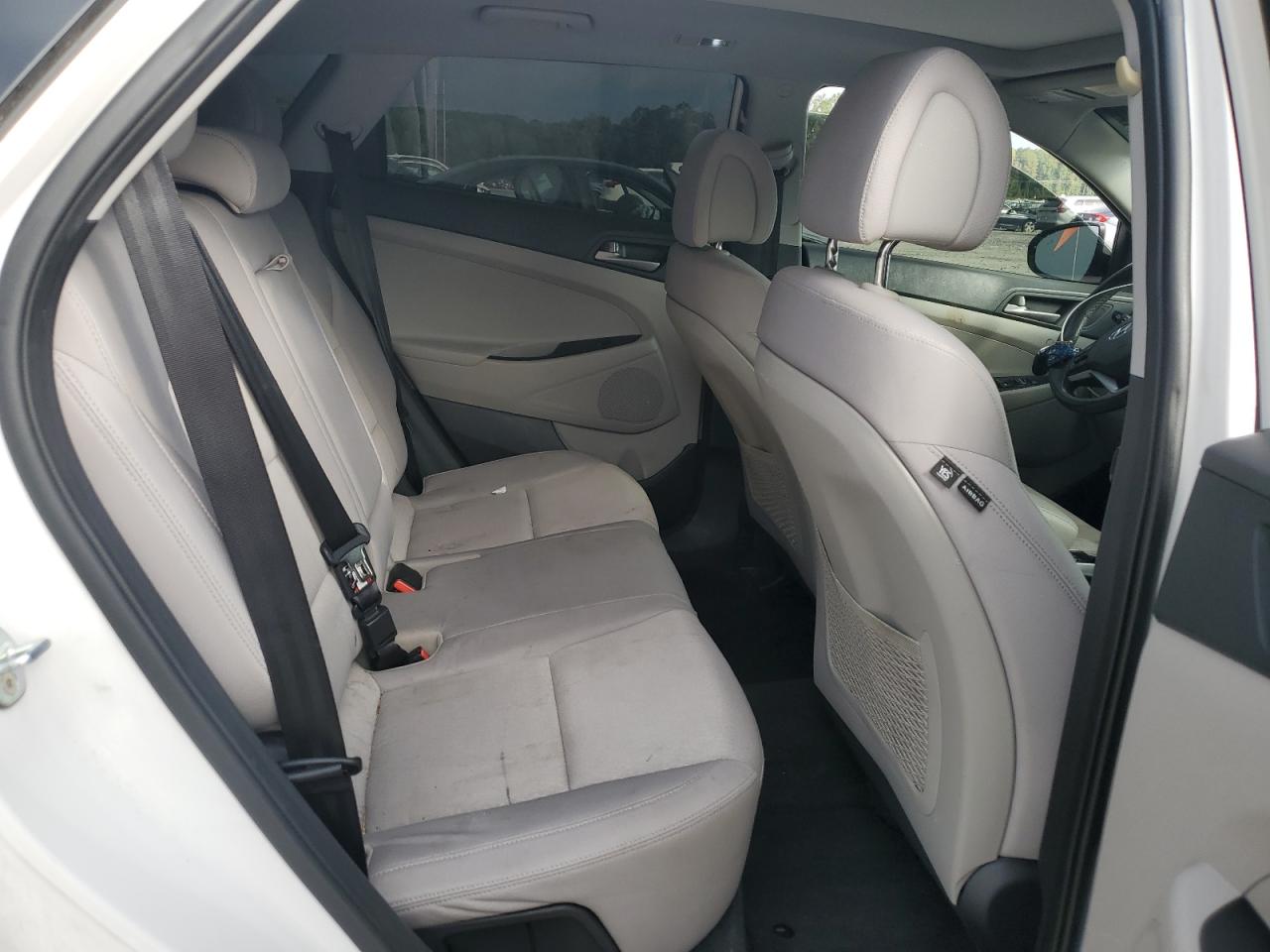 2018 Hyundai Tucson Value VIN: KM8J33A22JU645302 Lot: 81803545