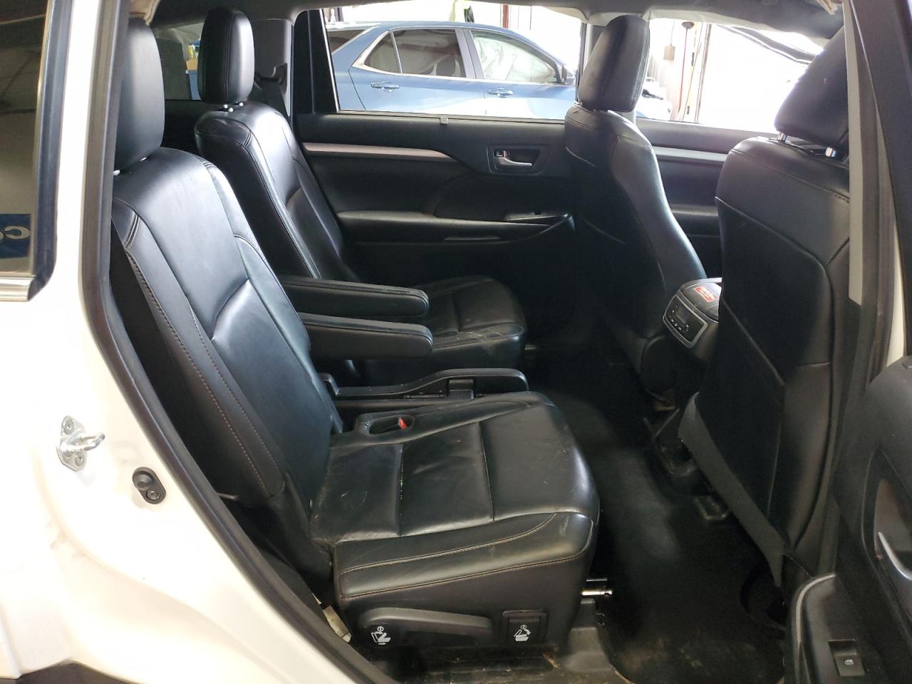 2016 Toyota Highlander Xle VIN: 5TDJKRFH9GS302667 Lot: 71476225