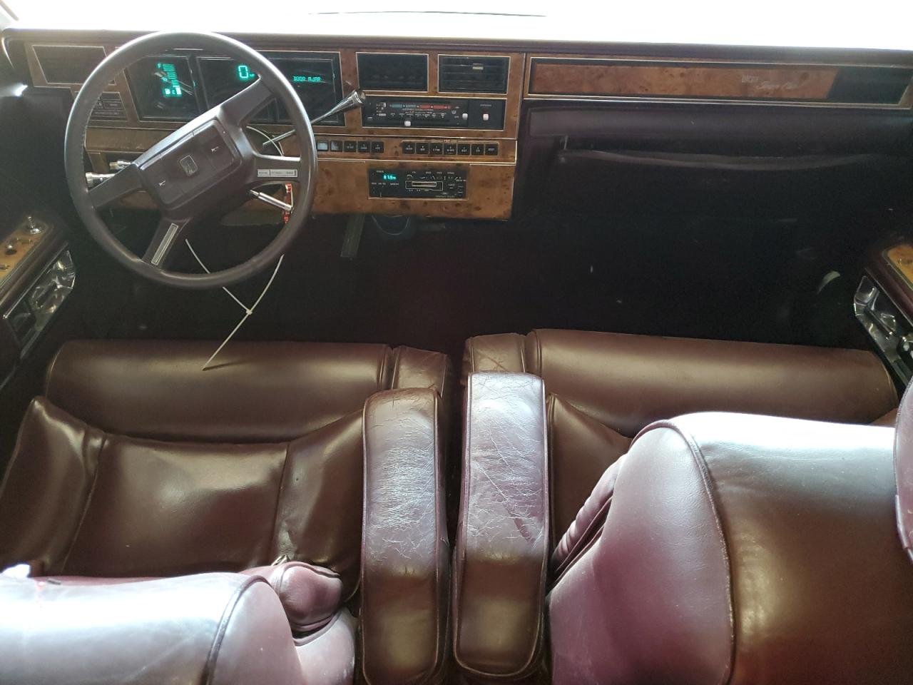 1987 Lincoln Town Car Signature VIN: 1LNBM82FXHY705667 Lot: 81488235