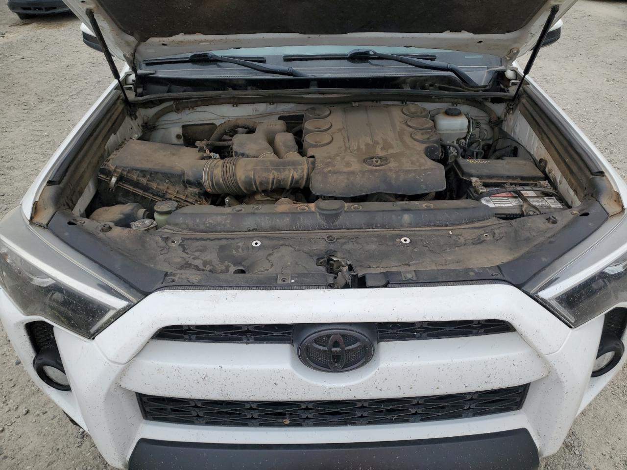 2015 Toyota 4Runner Sr5/Sr5 Premium VIN: JTEBU5JR6F5234674 Lot: 84200355