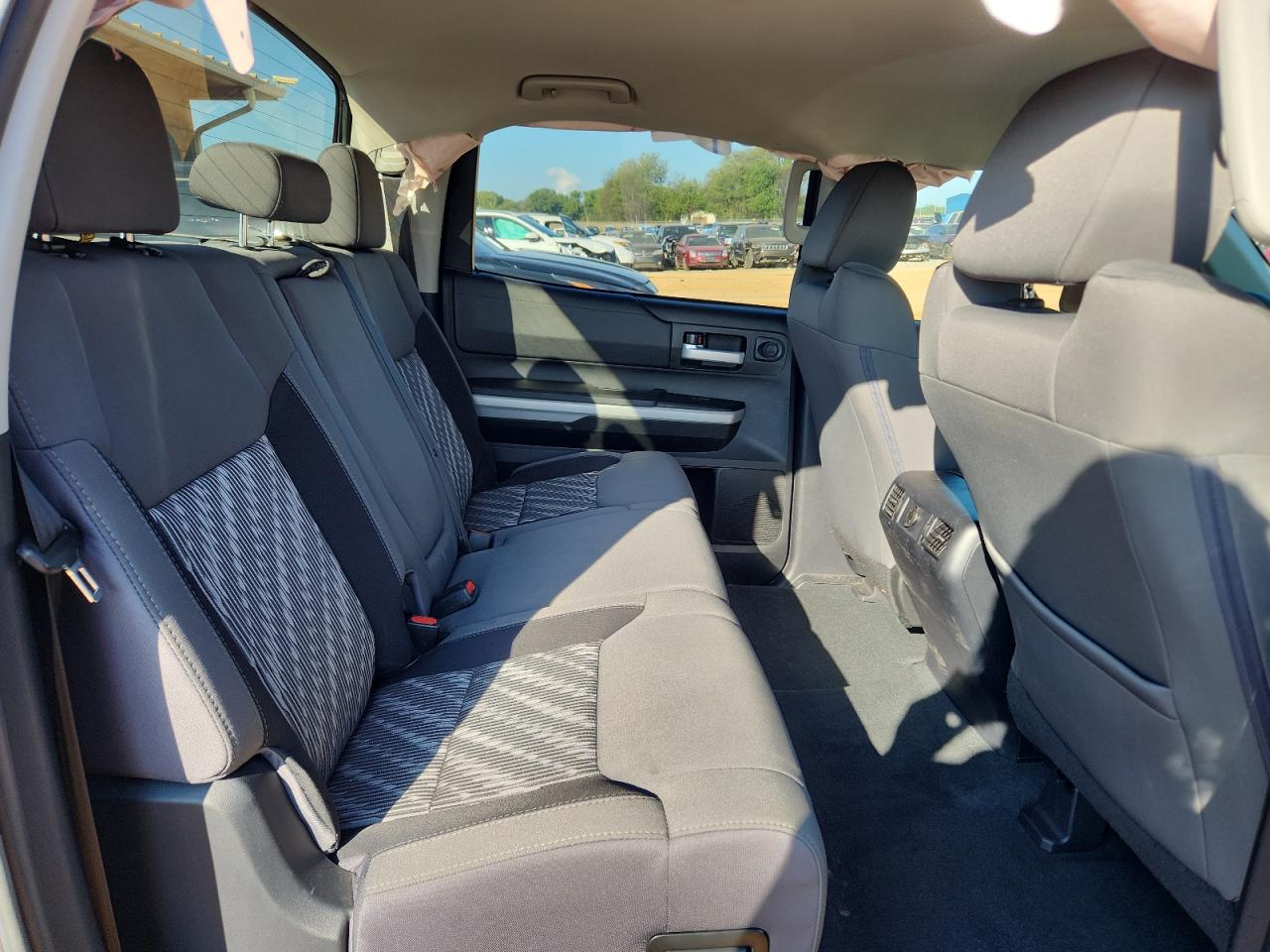 2019 Toyota Tundra Crewmax Sr5 VIN: 5TFDY5F17KX829794 Lot: 84606575