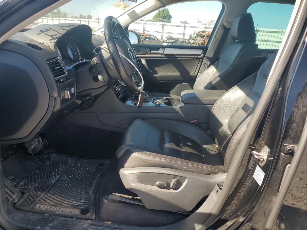 2013 Volkswagen Touareg V6 Tdi VIN: WVGEP9BP8DD013654 Lot: 71978875