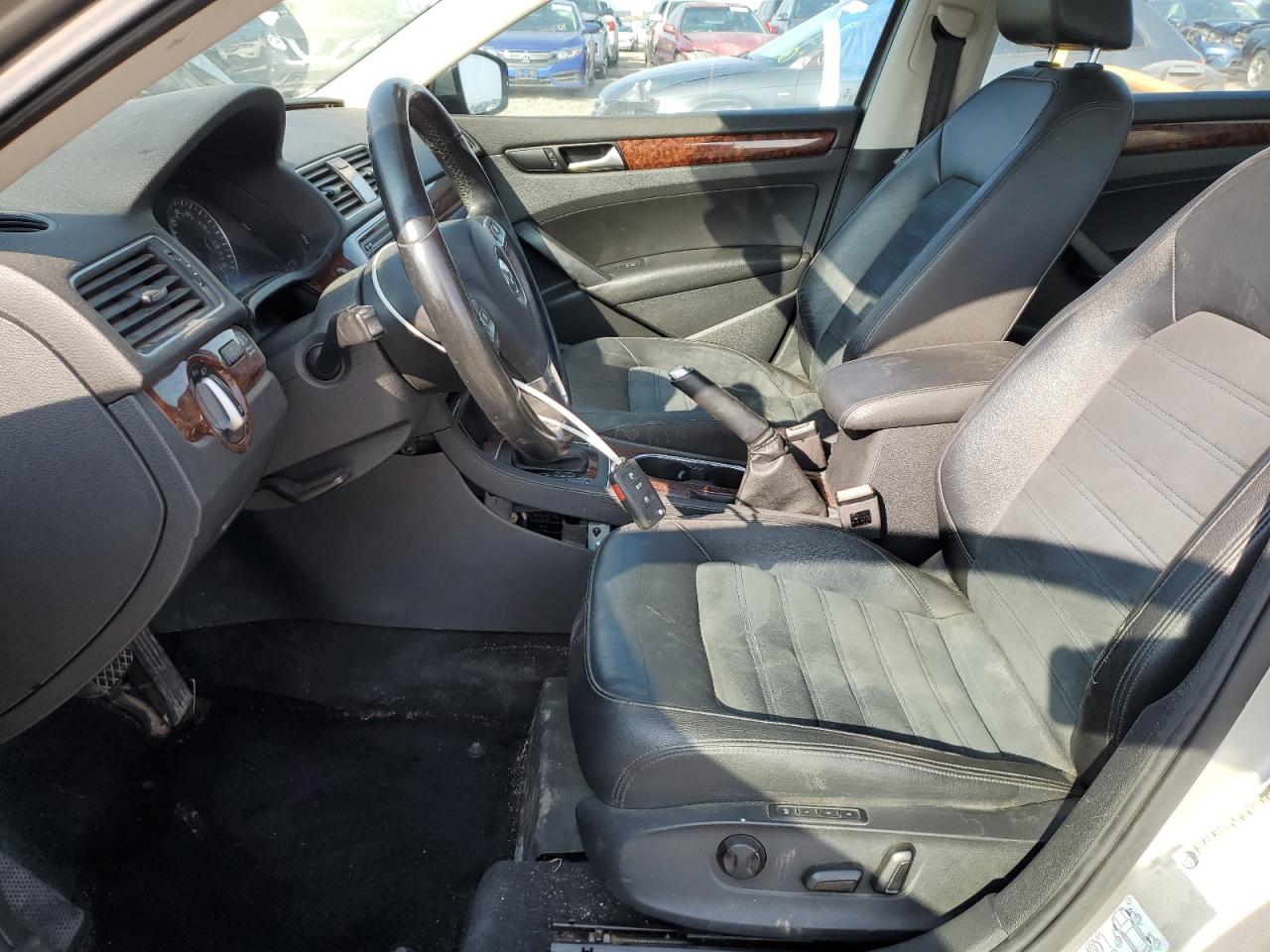 2013 Volkswagen Passat Sel VIN: 1VWCN7A32DC023930 Lot: 71714995