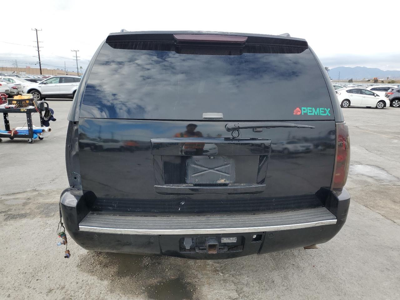 2009 GMC Yukon Denali VIN: 1GKFC03269R258227 Lot: 80227015