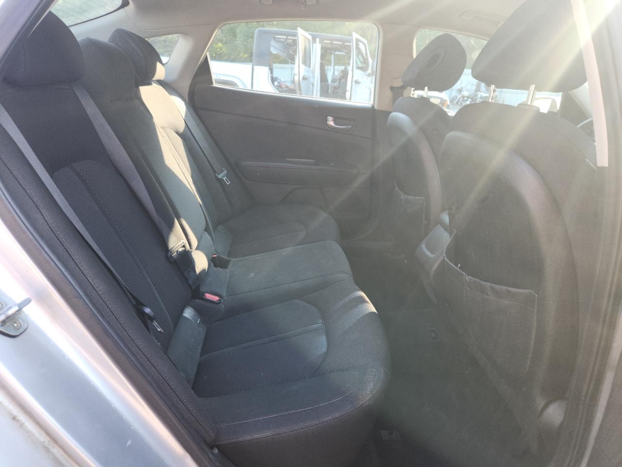 2017 Kia Optima Lx VIN: 5XXGT4L30HG131541 Lot: 81002855