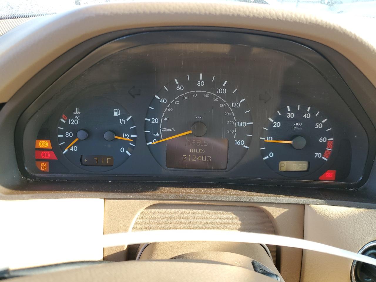 2000 Mercedes-Benz E 320 VIN: WDBJF65J9YB066181 Lot: 82053715