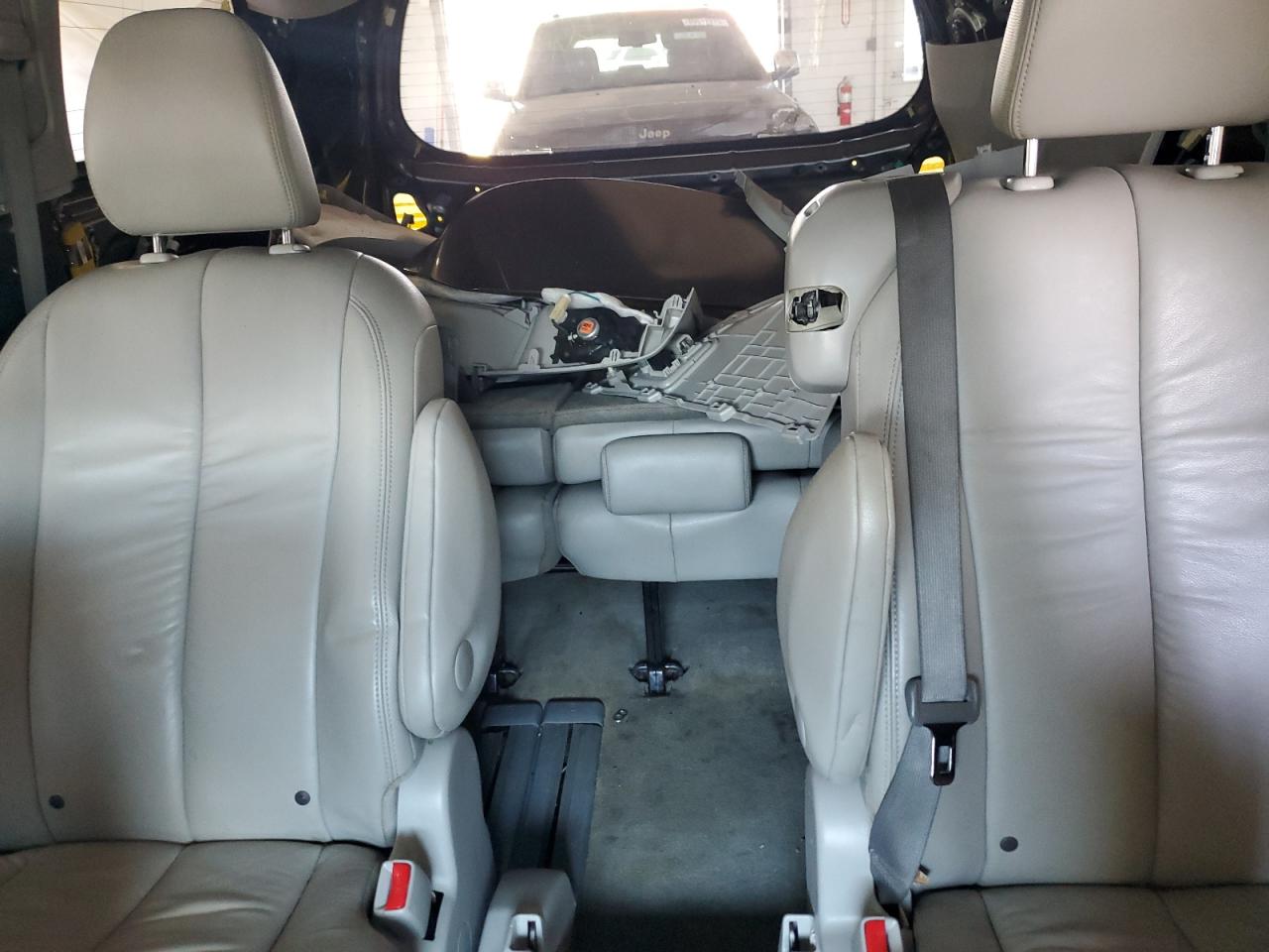 2012 Toyota Sienna Xle VIN: 5TDYK3DCXCS219858 Lot: 80370005