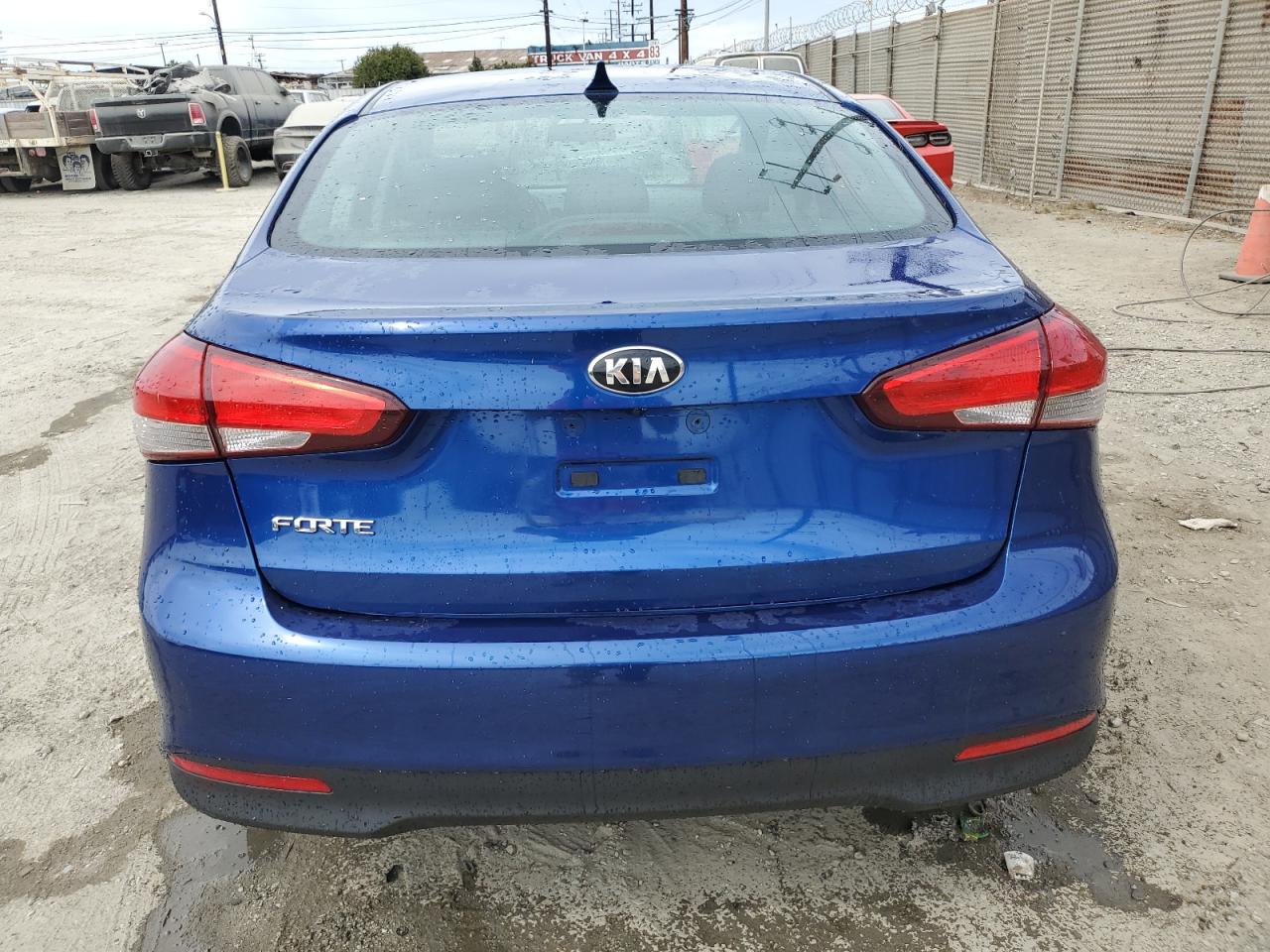 2017 Kia Forte Lx VIN: 3KPFL4A7XHE124557 Lot: 80910155