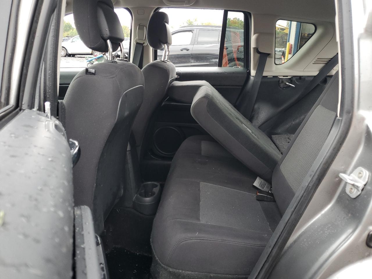 2011 Jeep Compass Sport VIN: 1J4NF1FB3BD301807 Lot: 81310415