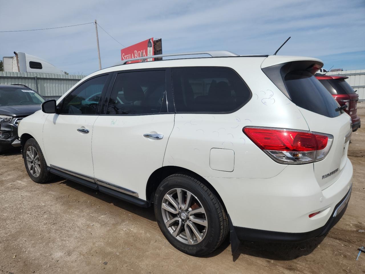 2015 Nissan Pathfinder S VIN: 5N1AR2MN6FC685023 Lot: 81853145