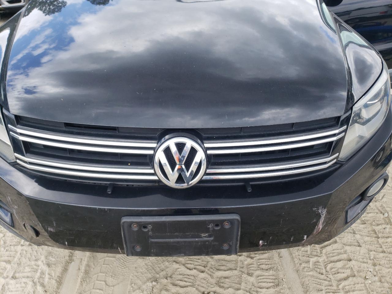 2016 Volkswagen Tiguan S VIN: WVGBV7AX8GW576047 Lot: 70985085