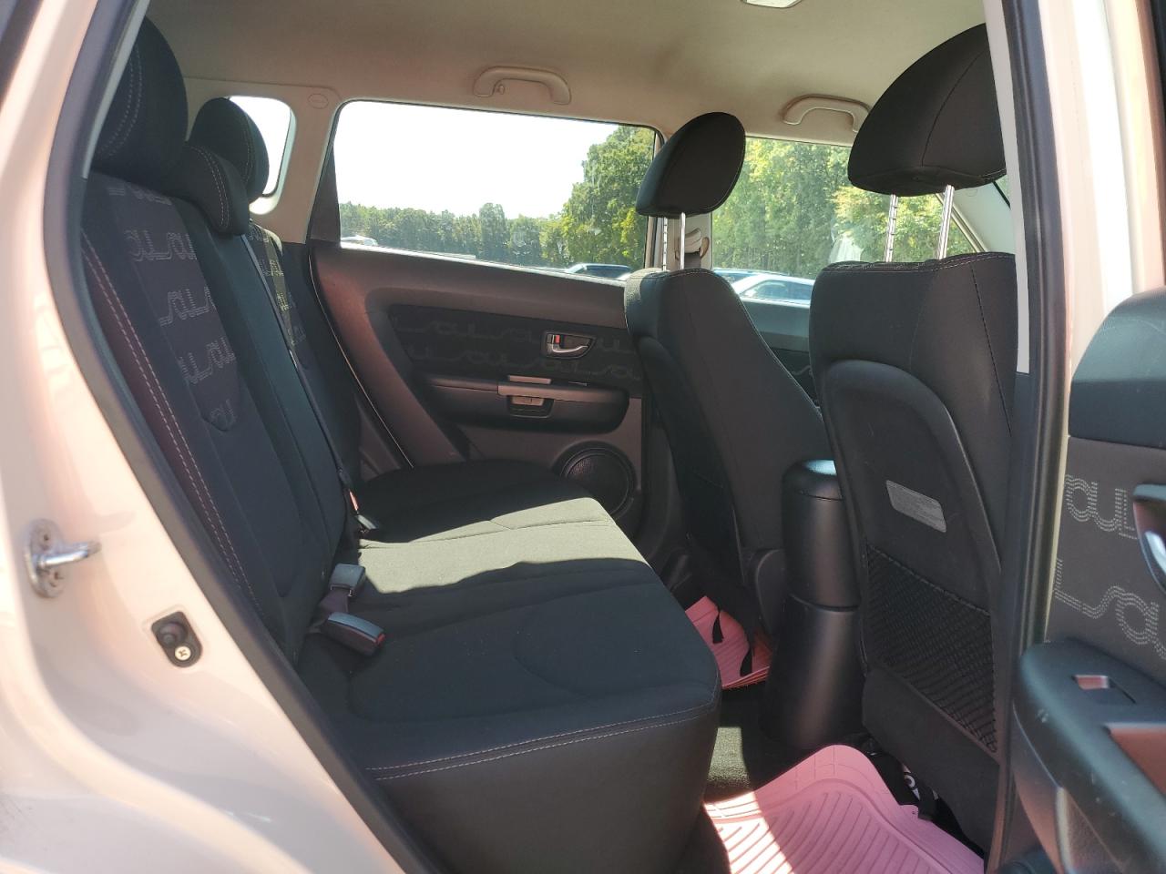 2013 Kia Soul + VIN: KNDJT2A68D7572070 Lot: 81628785