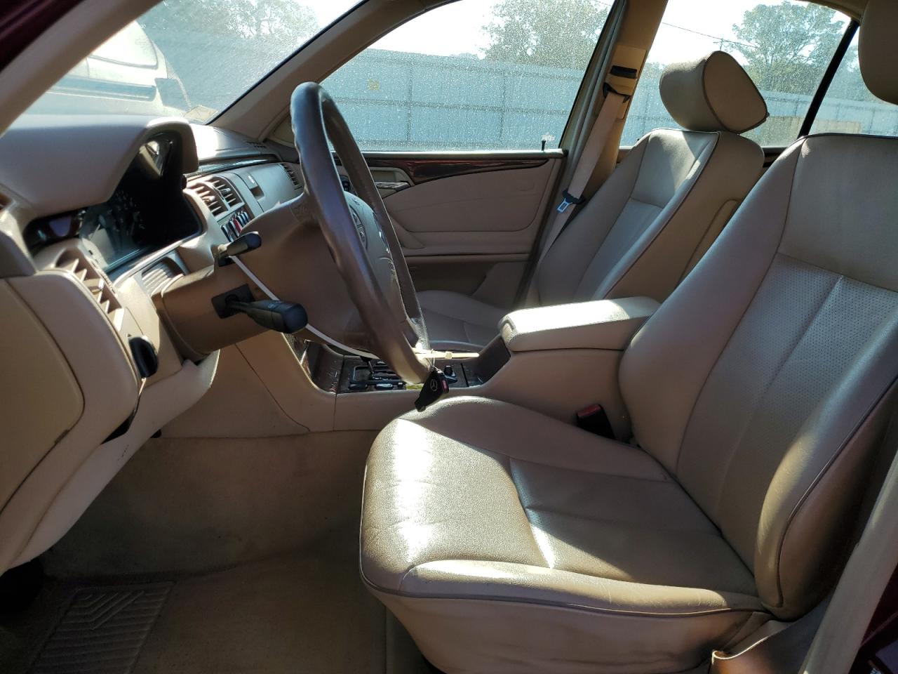 2000 Mercedes-Benz E 320 VIN: WDBJF65J9YB066181 Lot: 82053715