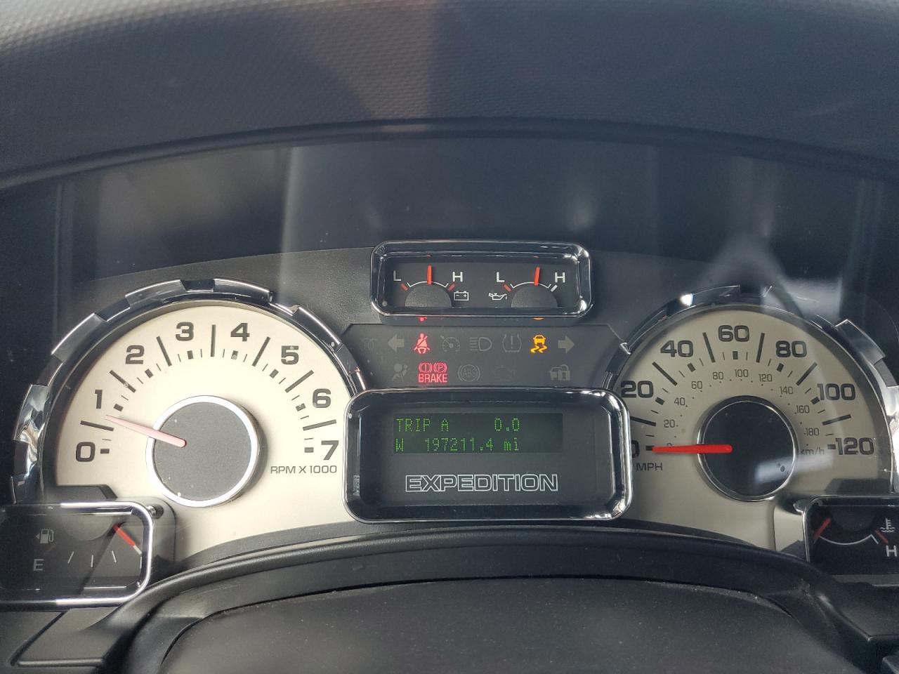 2011 Ford Expedition Limited VIN: 1FMJU2A55BEF07427 Lot: 82109525