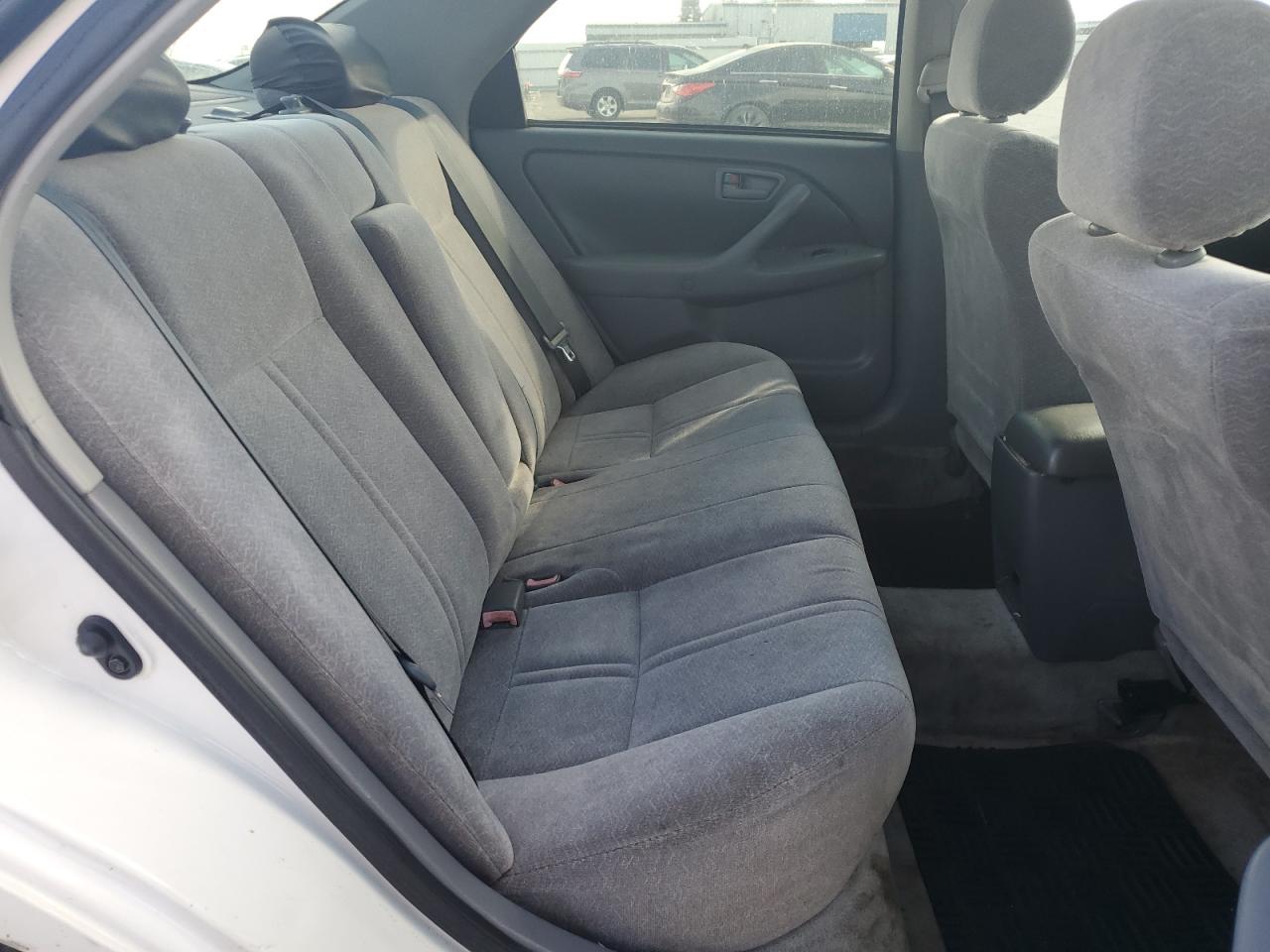 1999 Toyota Camry Le VIN: JT2BG22K5X0379921 Lot: 83845065