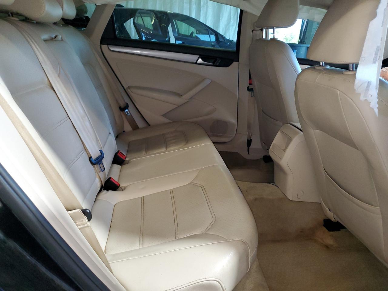 2015 Volkswagen Passat S VIN: 1VWAT7A36FC105045 Lot: 81432475