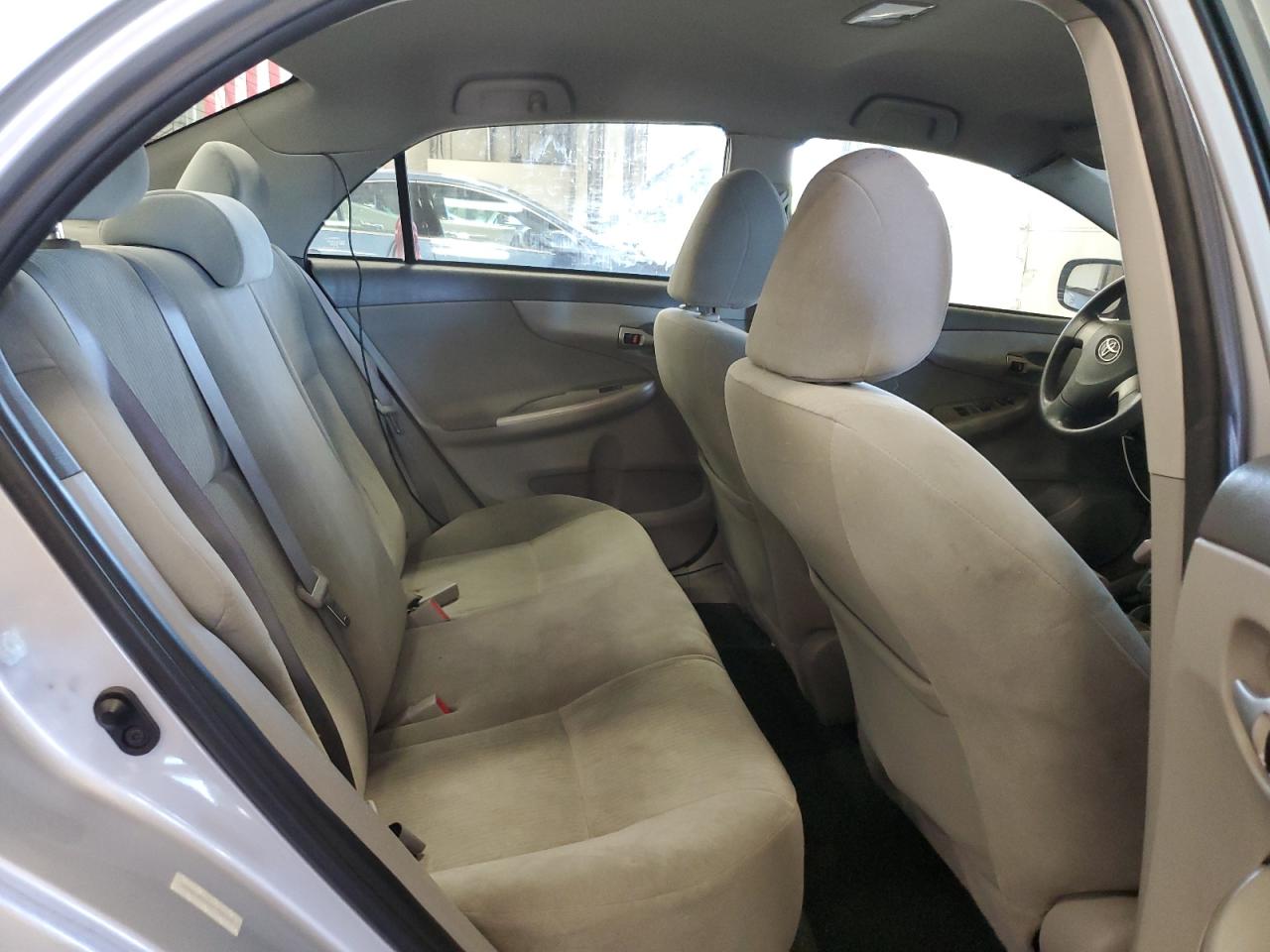 2010 Toyota Corolla Base VIN: 1NXBU4EE8AZ165535 Lot: 83960975