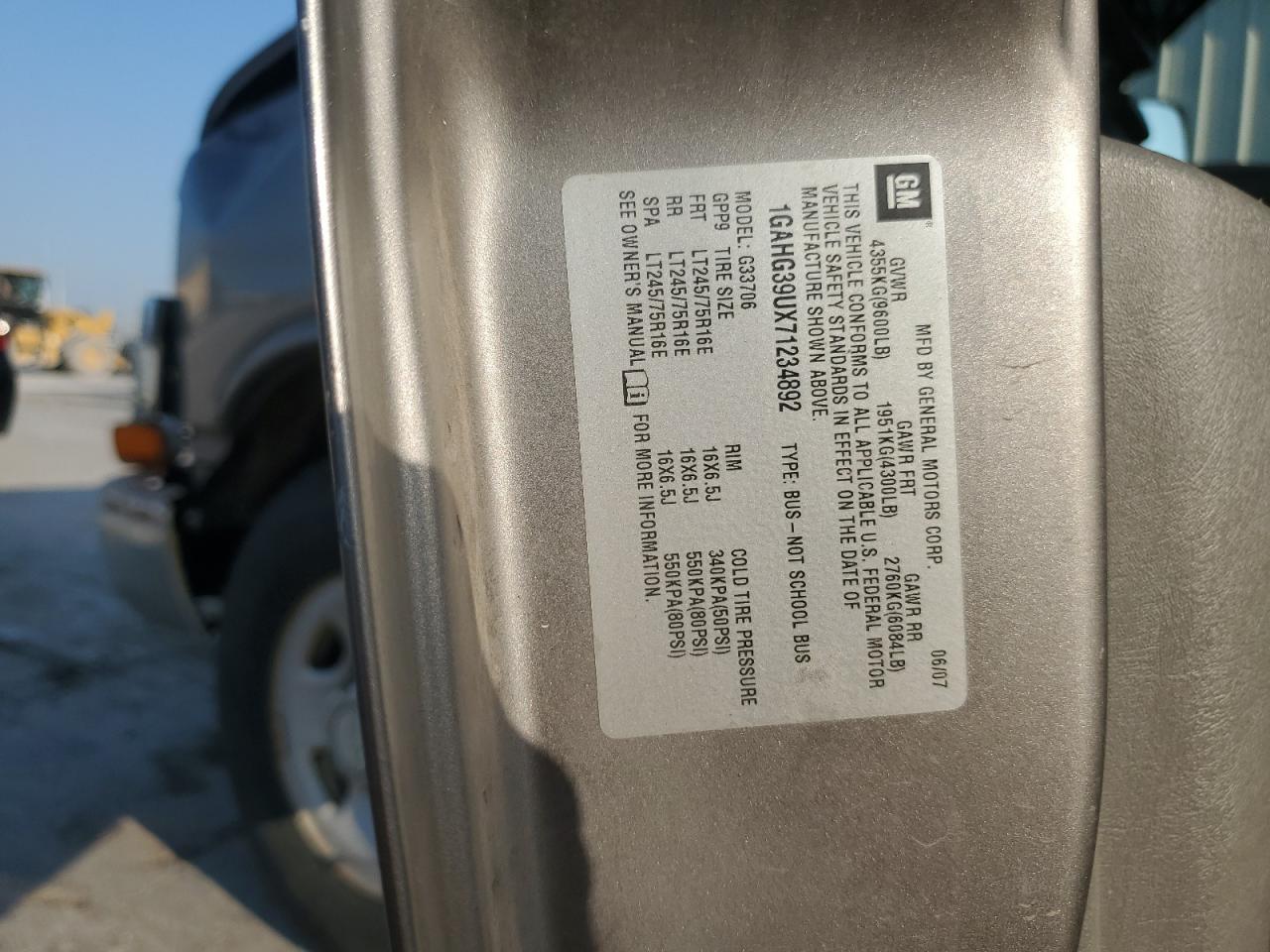 2007 Chevrolet Express G3500 VIN: 1GAHG39UX71234892 Lot: 72002235