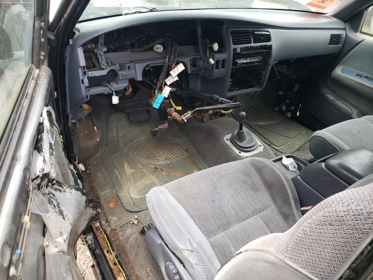 1998 Toyota T100 Xtracab Sr5 VIN: JT4UN24D2W0056235 Lot: 81723505