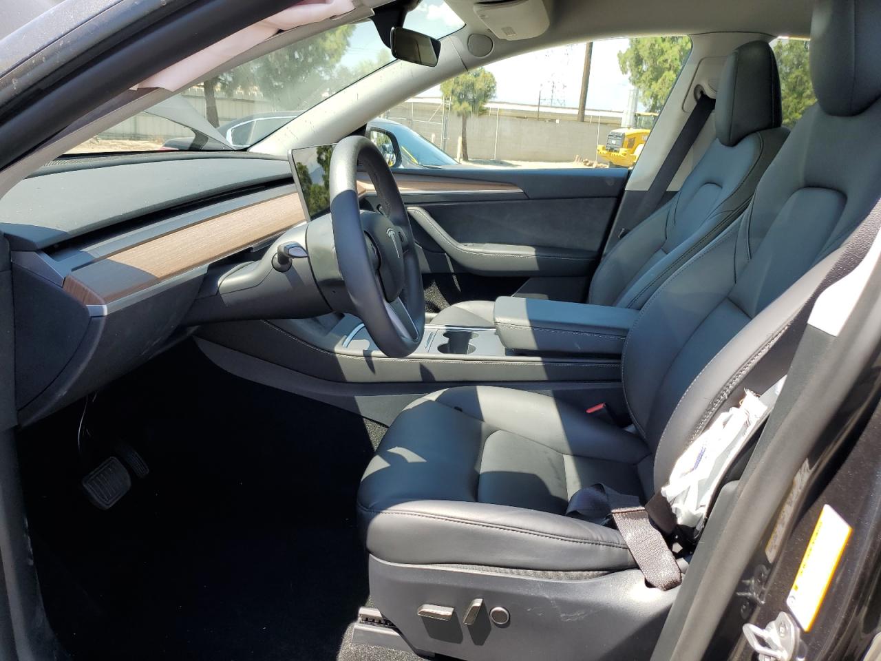 2025 Tesla Model Y VIN: 7SAYGDED6SF221160 Lot: 71631685