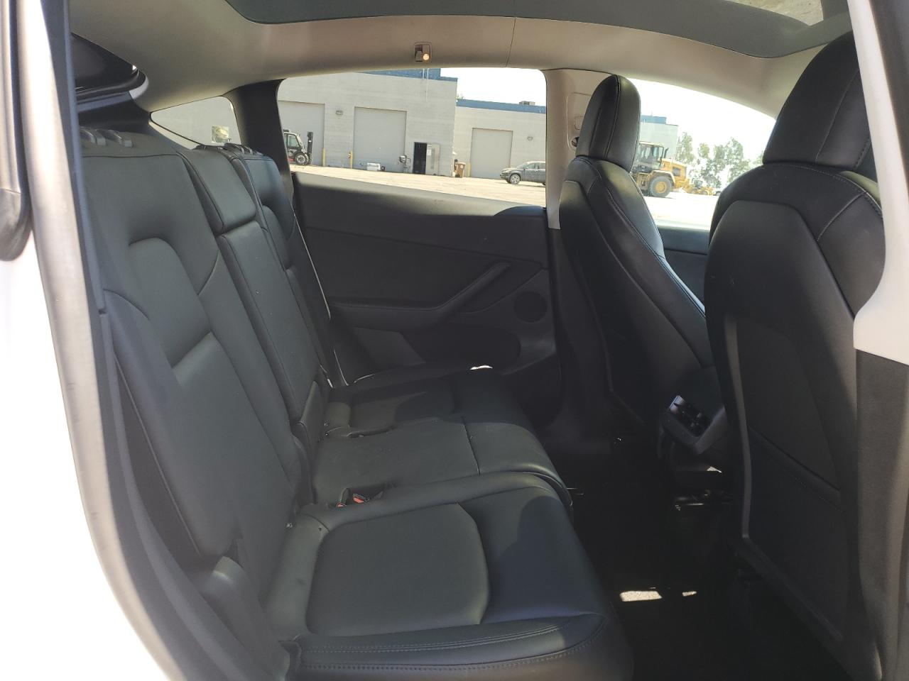2022 Tesla Model Y VIN: 7SAYGAEE1NF490744 Lot: 72050675