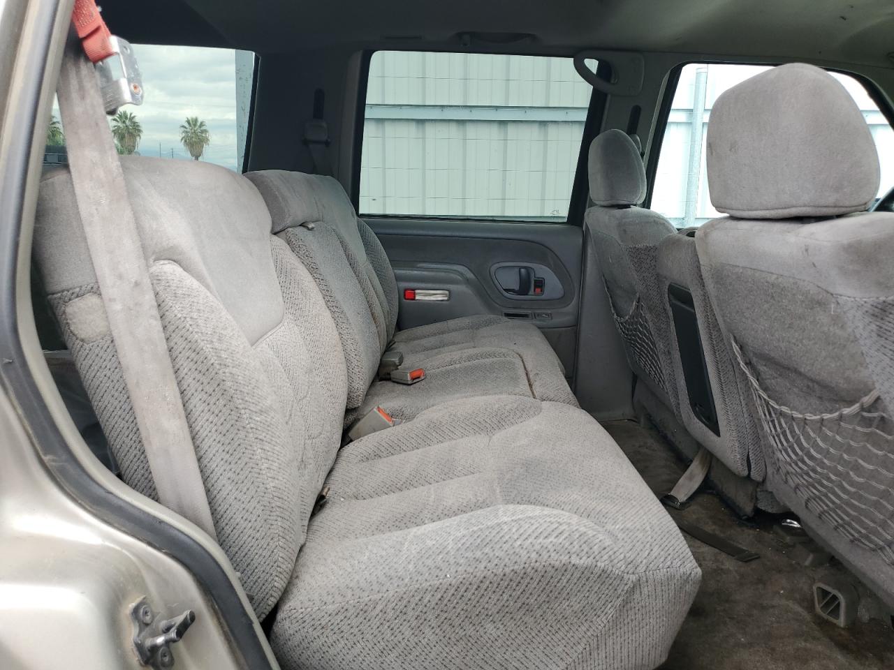 1999 Chevrolet Tahoe C1500 VIN: 1GNEC13R6XJ460465 Lot: 81514515