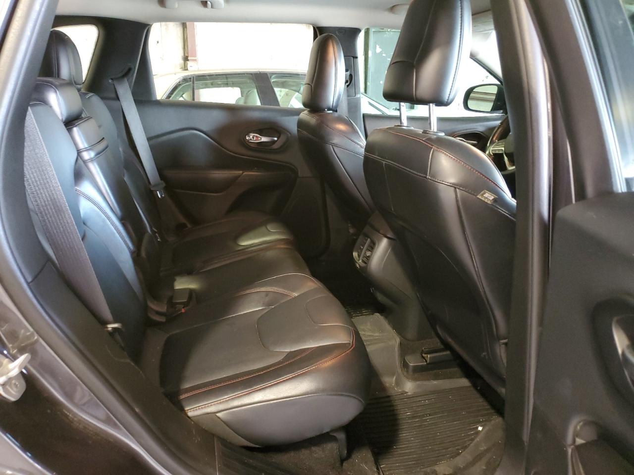 2015 Jeep Cherokee Trailhawk VIN: 1C4PJMBS4FW599525 Lot: 82059875