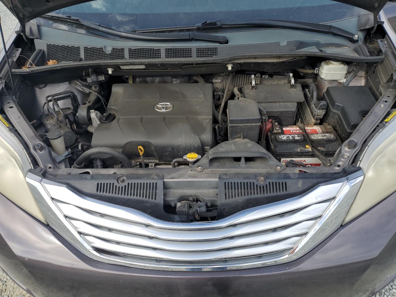 2011 Toyota Sienna Xle VIN: 5TDYK3DC5BS125577 Lot: 83800055