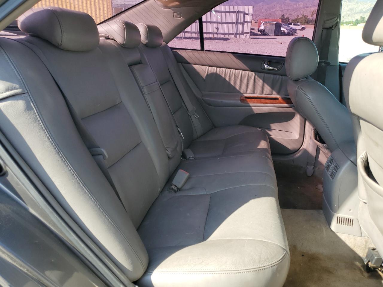 2005 Toyota Camry Le VIN: 4T1BF30K55U611860 Lot: 81791605