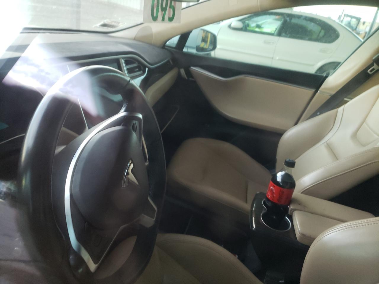 2015 Tesla Model S VIN: 5YJSA1E13FF114100 Lot: 82160755