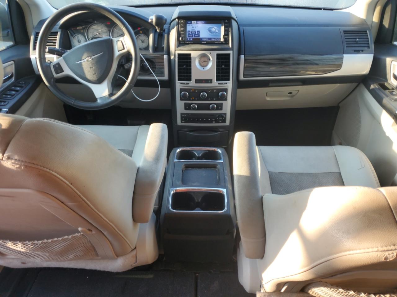 2010 Chrysler Town & Country Touring VIN: 2A4RR5D13AR299112 Lot: 71253275