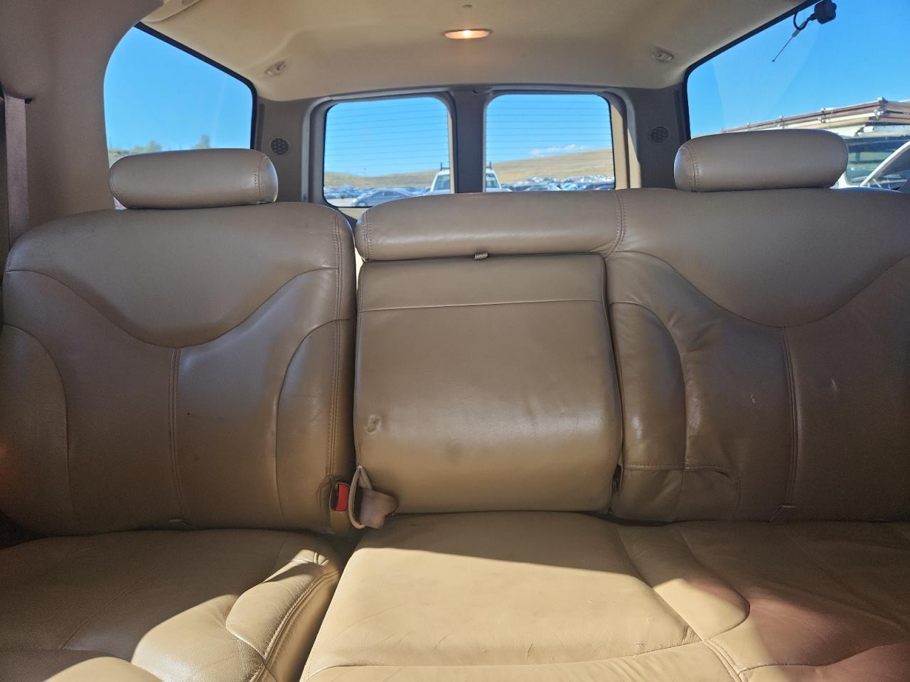 2000 GMC Yukon Xl K2500 VIN: 3GKGK26U4YG146282 Lot: 82143645