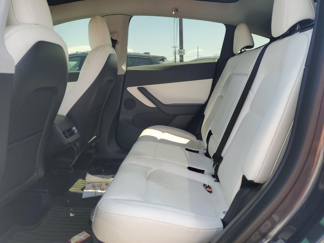 2022 Tesla Model Y VIN: 7SAYGDEFXNF337046 Lot: 71619905