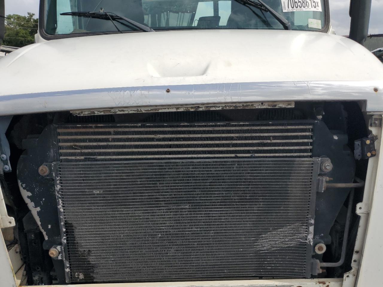 2002 Volvo Vhd Roll-Off Container Truck VIN: 4V5KC9GFX2N326831 Lot: 70658615