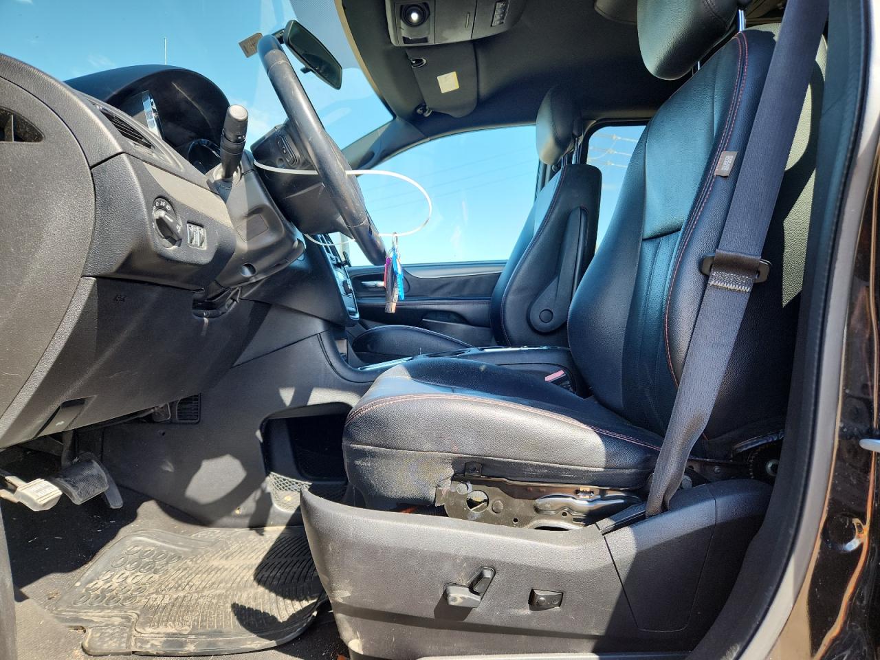 2016 Dodge Grand Caravan R/T VIN: 2C4RDGEG2GR333827 Lot: 83755845