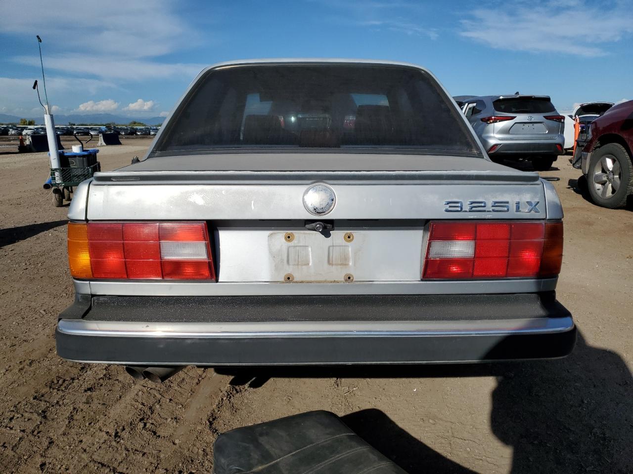 1988 BMW 325 Ix VIN: WBAAB9307J2550054 Lot: 84290265