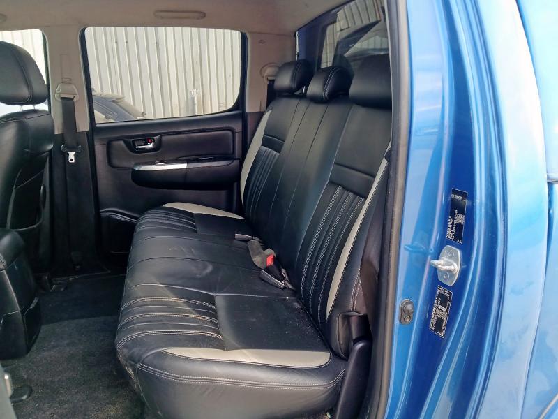 2015 TOYOTA HILUX INVINCIB X D-4D 4X4 