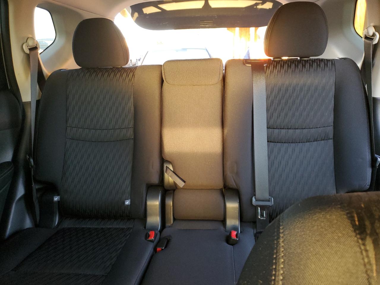 2018 Nissan Rogue S VIN: 5N1AT2MV0JC809586 Lot: 84281855