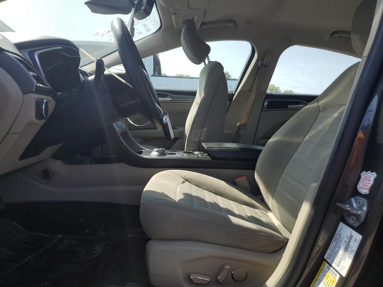 2019 Ford Fusion Se VIN: 3FA6P0LUXKR262847 Lot: 72050075