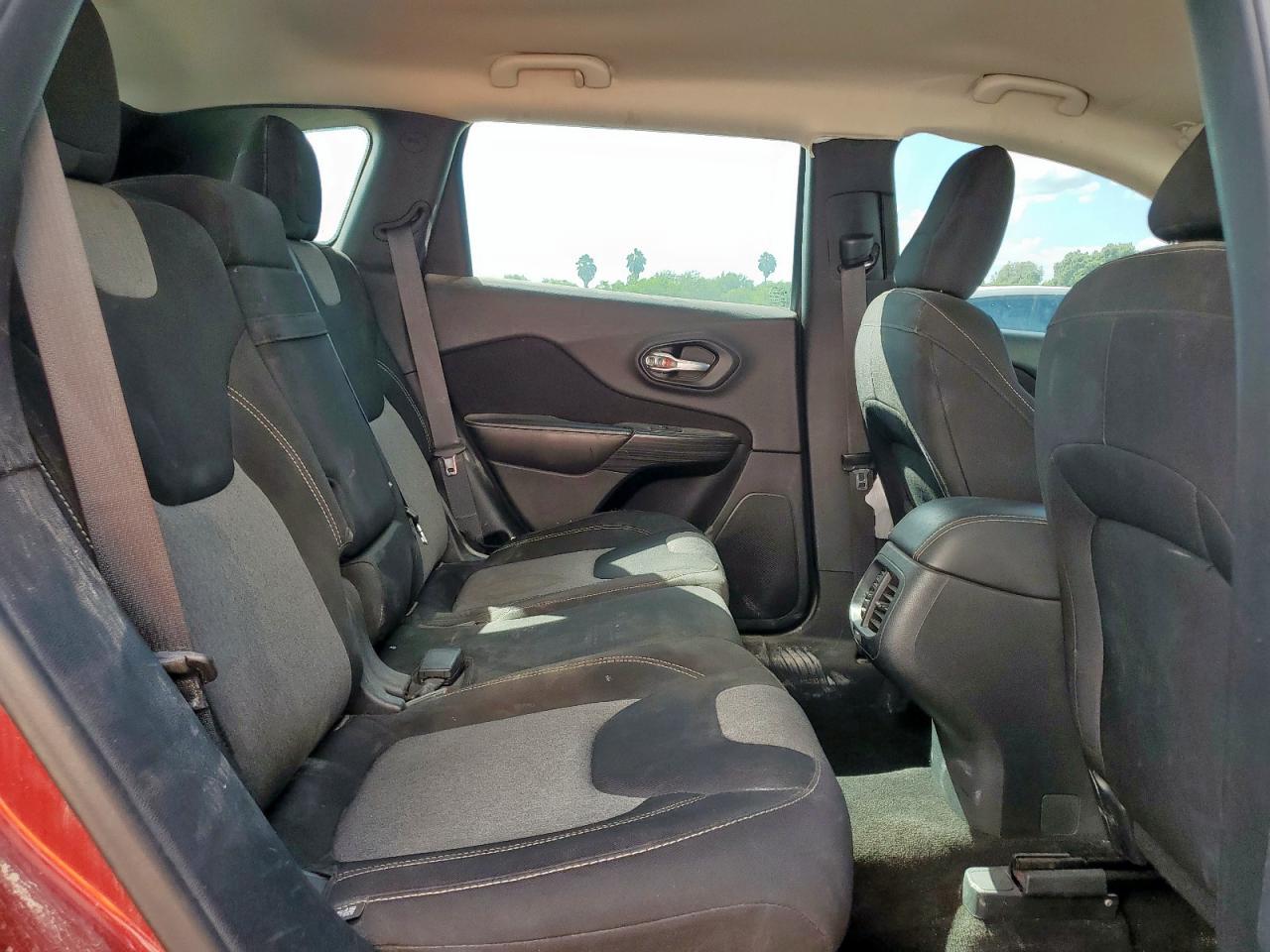 2015 Jeep Cherokee Sport VIN: 1C4PJLAB5FW721871 Lot: 83952435