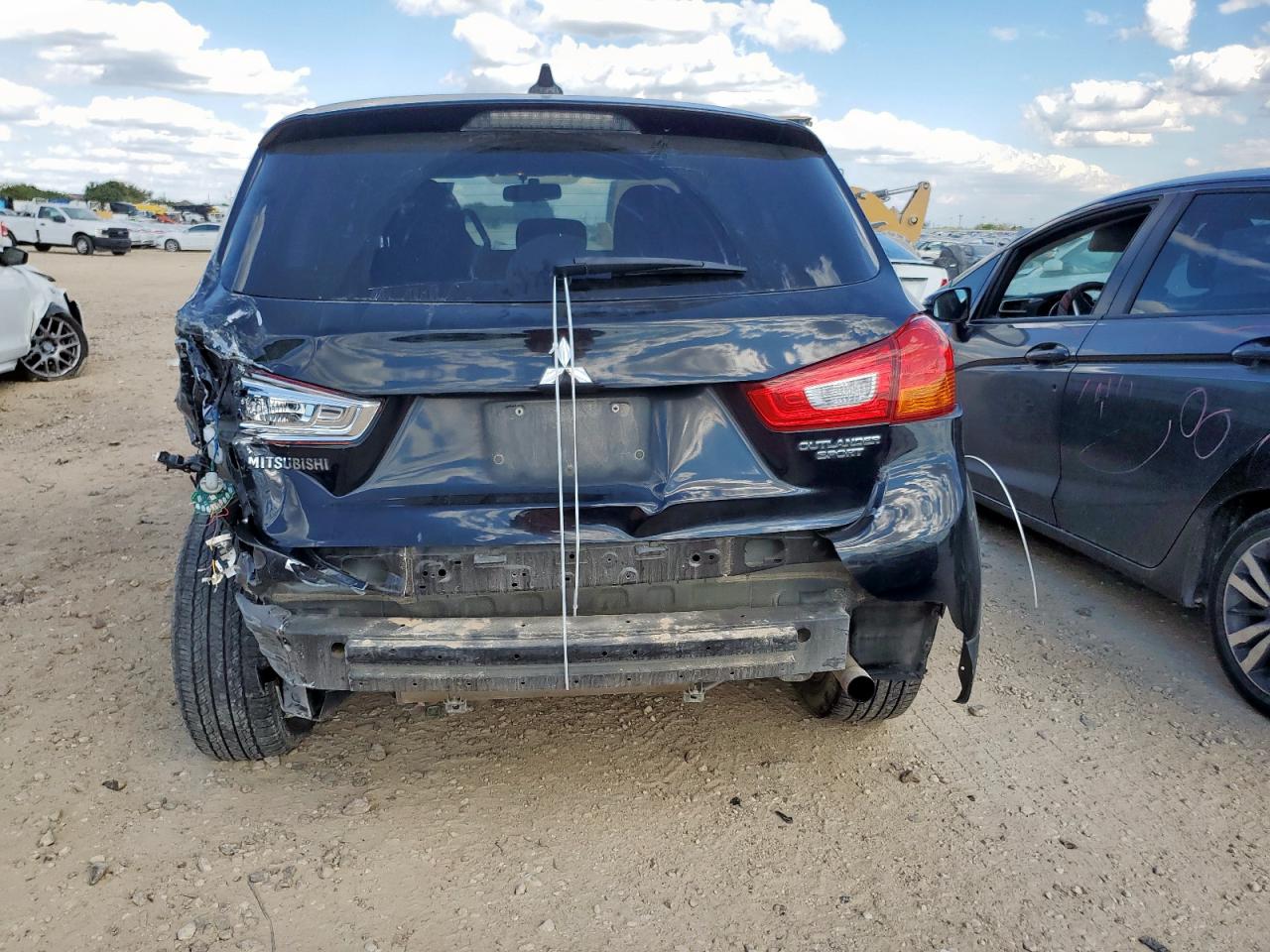 2017 Mitsubishi Outlander Sport Es VIN: JA4AP3AU0HZ047159 Lot: 81791645