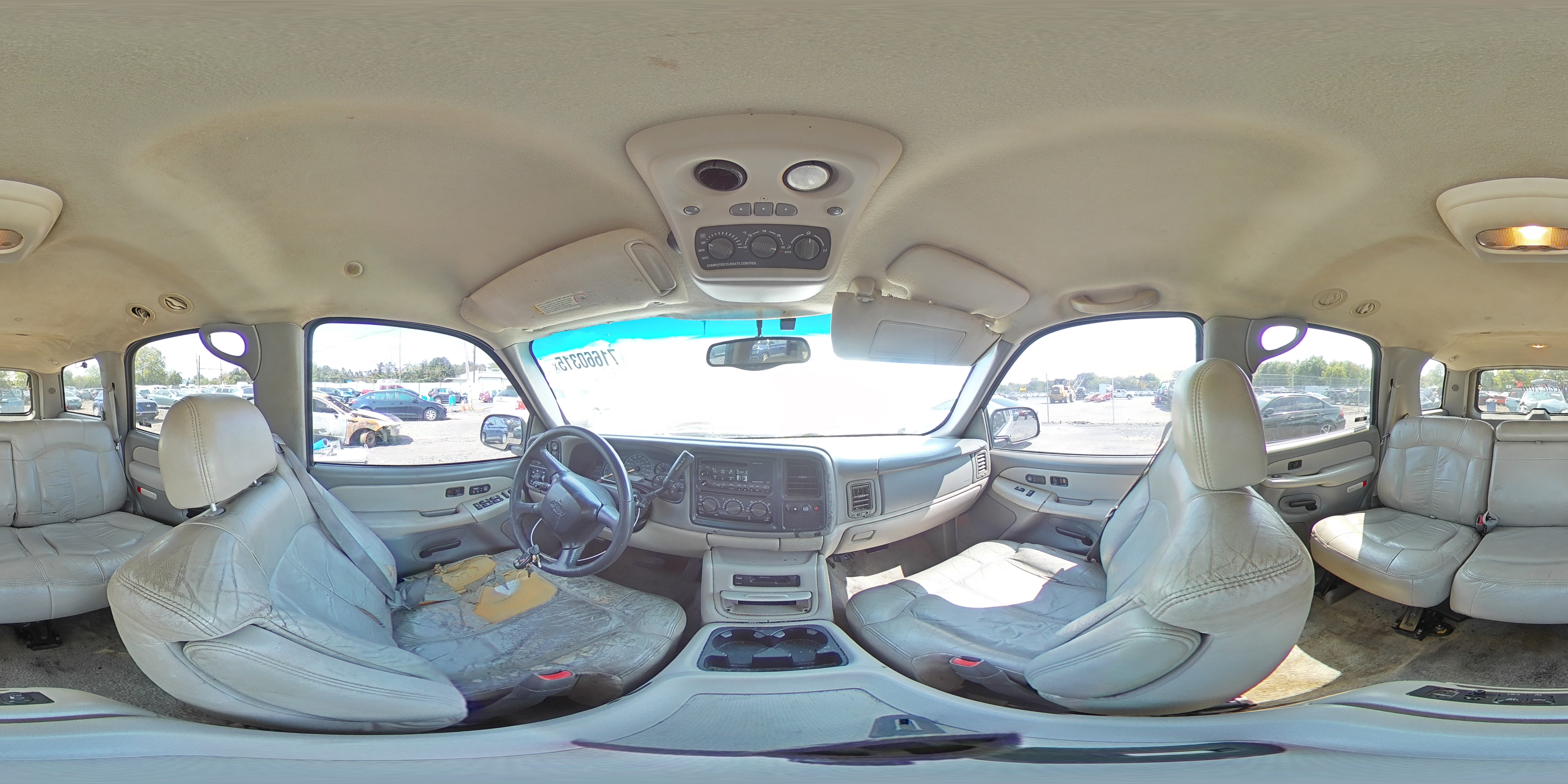 2000 Chevrolet Tahoe K1500 VIN: 1GNEK13T1YJ155360 Lot: 71660315